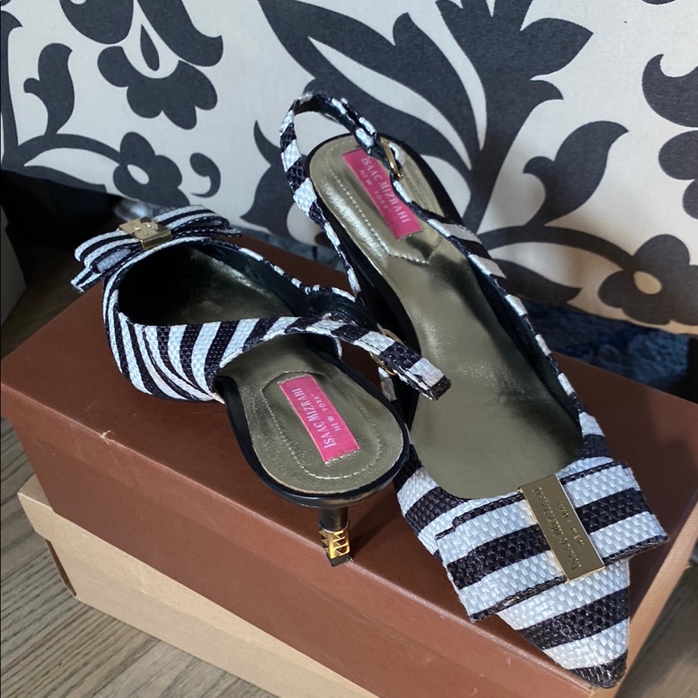 Isaac Mizrahi Black and White Heels with Striking Design